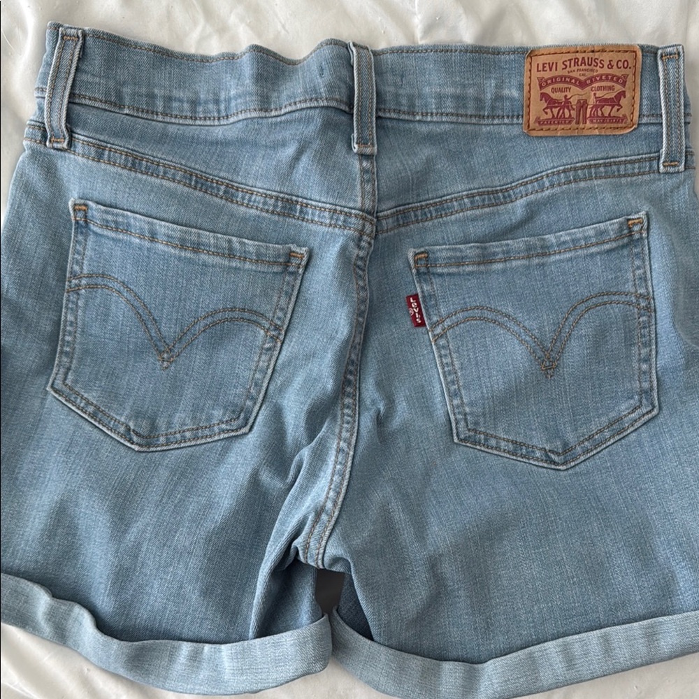 Levi's Blue Jean Shorts Classic Denim Style - Picture 2 of 2